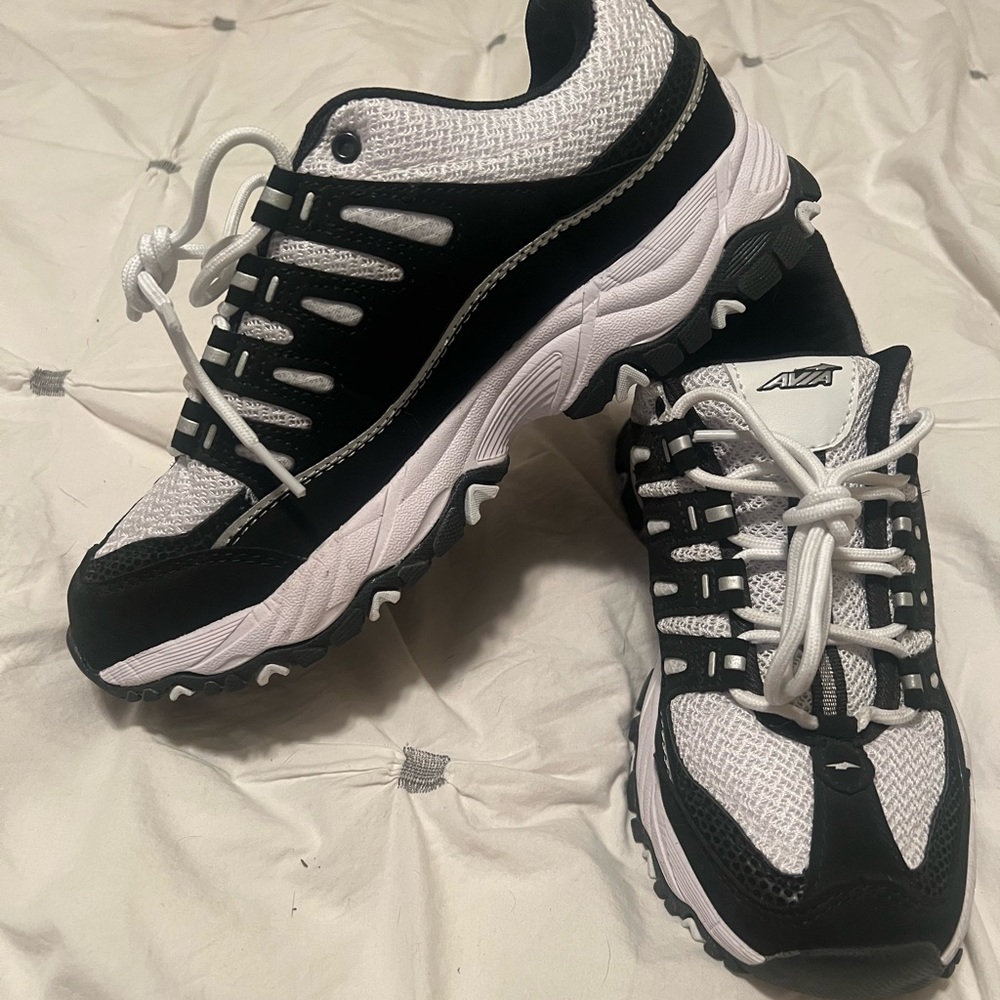 Avia “Elevate” Womens Athletic Shoes (wide width)